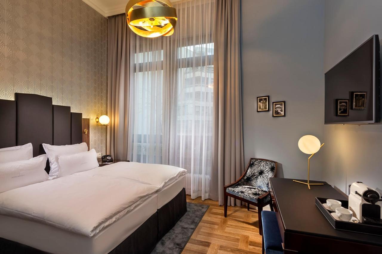Отель Mondial Am Kurfuerstendamm 4*